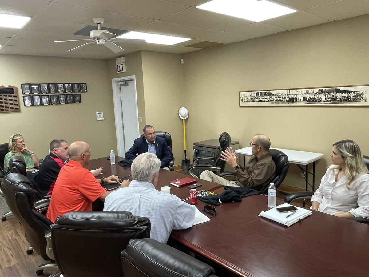 GovMikeKehoe's tweet photo. On April 8, 2024, Southeast Missouri will be in the path of a total solar eclipse, with 4 minutes and 8 seconds of totality in Poplar Bluff. 

It was great to meet with @PBChamber and @cityofpbmo to discuss the exciting tourism opportunity this will bring to the region. https://t.co/kUFsmJVop3