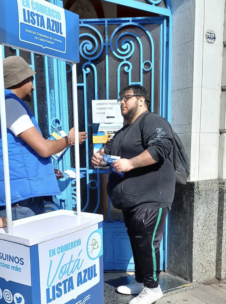 StreamComercio's tweet photo. Seguimos visitando distintos comercios de la ciudad y escuchando a los trabajadores y las trabajadoras llevando nuestra propuesta. 
El 15/9 votamos 🗳@ListaAzulSEC 

#ContasConNosotrosContamosConVos 
@CarlosPerezSEC @Sergio_OrtizOk @sabriparedessec ✌️💙 https://t.co/c0y4LimClO