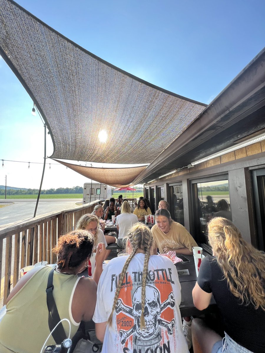 First team dinner vibes 😎 🦅
#Team35