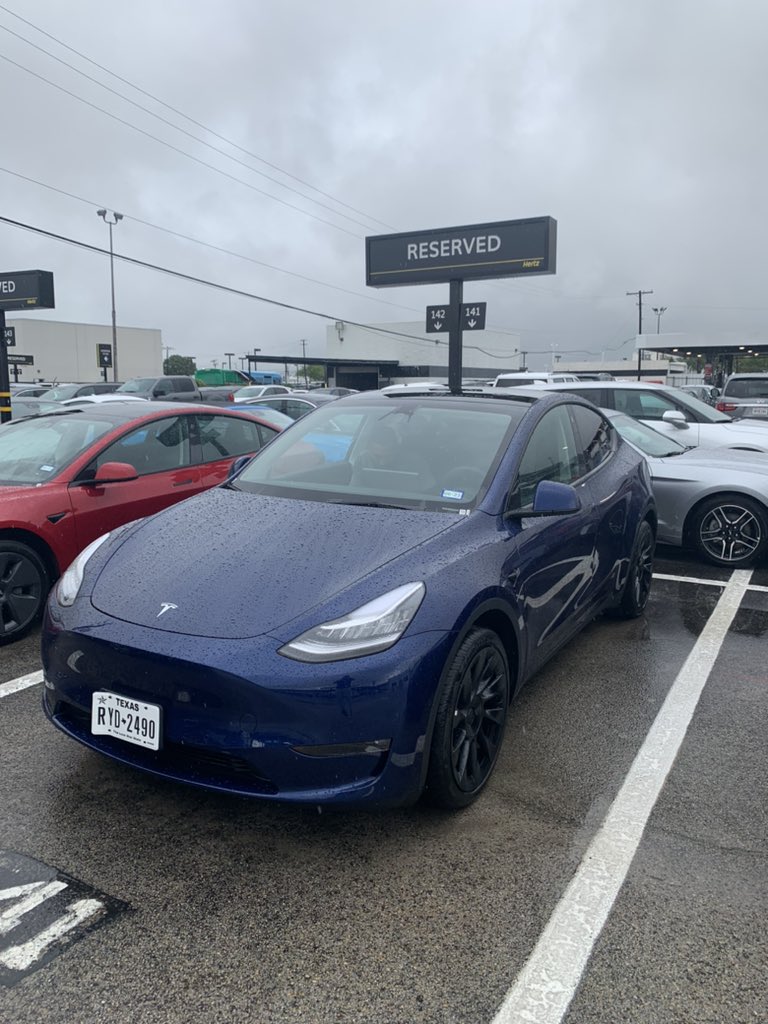 gunzouts's tweet photo. My ride for the next two weeks in Texas😏 #tesla https://t.co/KnVWqYicci