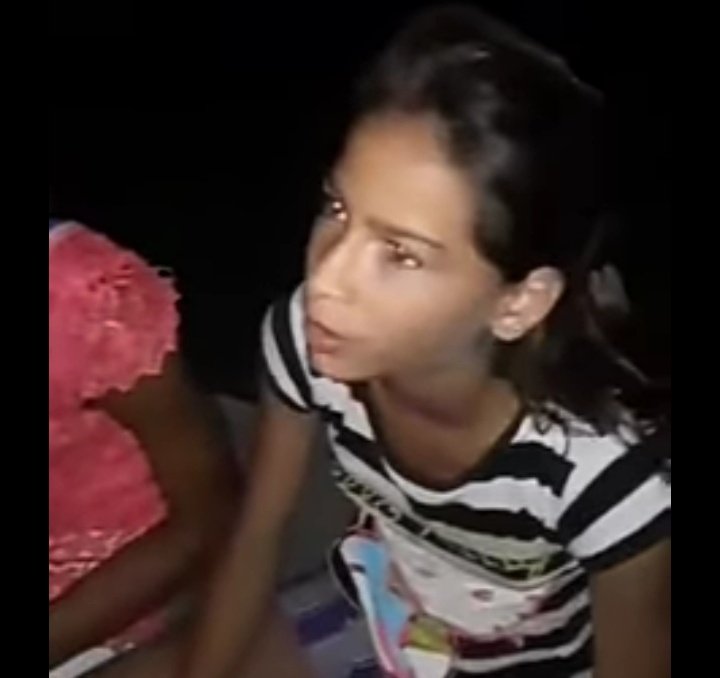 unpoetaahi's tweet photo. En #Cuba la policía le cae a palos a una niña de 11 años, y quien va presa es la mamá de la niña, por hacer la denuncia.

Por favor, compartan: demos a esta madre la misma visibilidad que damos a las protestas en Nuevitas:
#LibertadParaIvon 🇨🇺💔 https://t.co/LN3e0TsEja