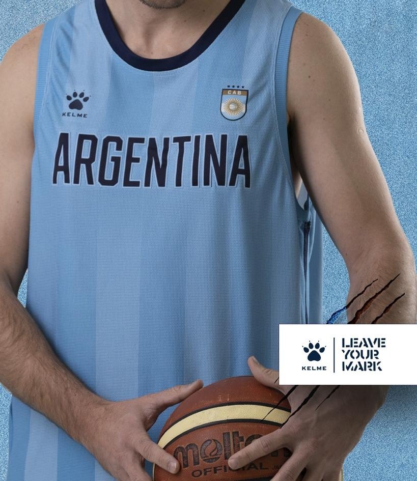 altamirano45's tweet image. Bueno, bueno. 
Mañana la selección masculina estrena camiseta @kelmeargentina. ¿Sale sorteo? 
Sale sorteo: casaca oficial con número a elección para el ganador.
RT a este tuit y seguinos para participar.