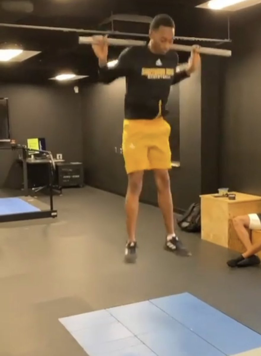 ptdonahue's tweet photo. Big hops from @SouthernMissMBB testing today in the @SouthernMissSKN biomechanics lab https://t.co/eVE38i4d4E