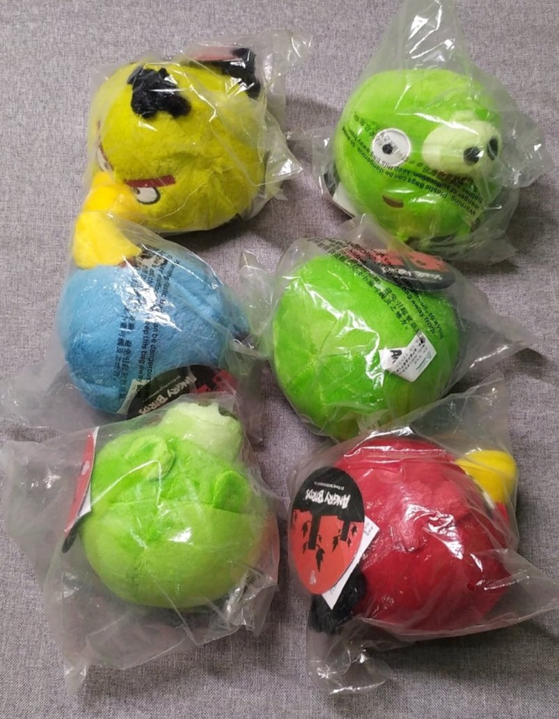 I’m giving away angry birds plush, like and retweet it, I’ll pick a winner in a week (might not still be in the bag, but it will have the tags and be in brand new condition.) Good luck!