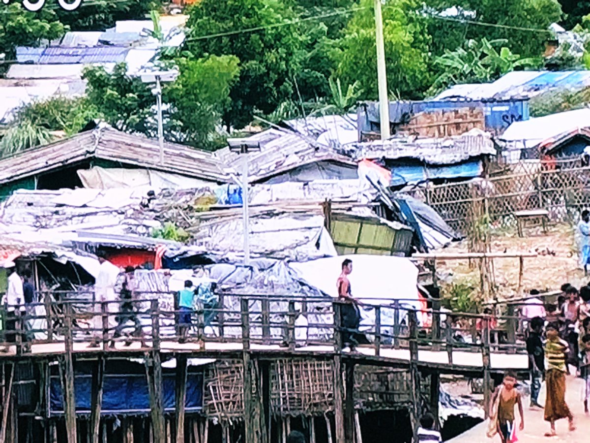 ichiroaisawa's tweet photo. 5年前の8月25日、ミャンマー🇲🇲ラカイン州でロヒンギャ武装勢力が警察署を襲撃、国軍が大規模な掃討作戦を開始。70万人を超える　#ロヒンギャ族 が隣国バングラデシュ🇧🇩に退避。コックスバザールなどの難民キャンプで困難な日々が続く。国際社会のより強い関与必要。ロヒンギャへの関心持続が大切。 https://t.co/HfGf6Xghv7