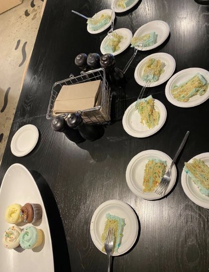 Surprise Snacks tweet media