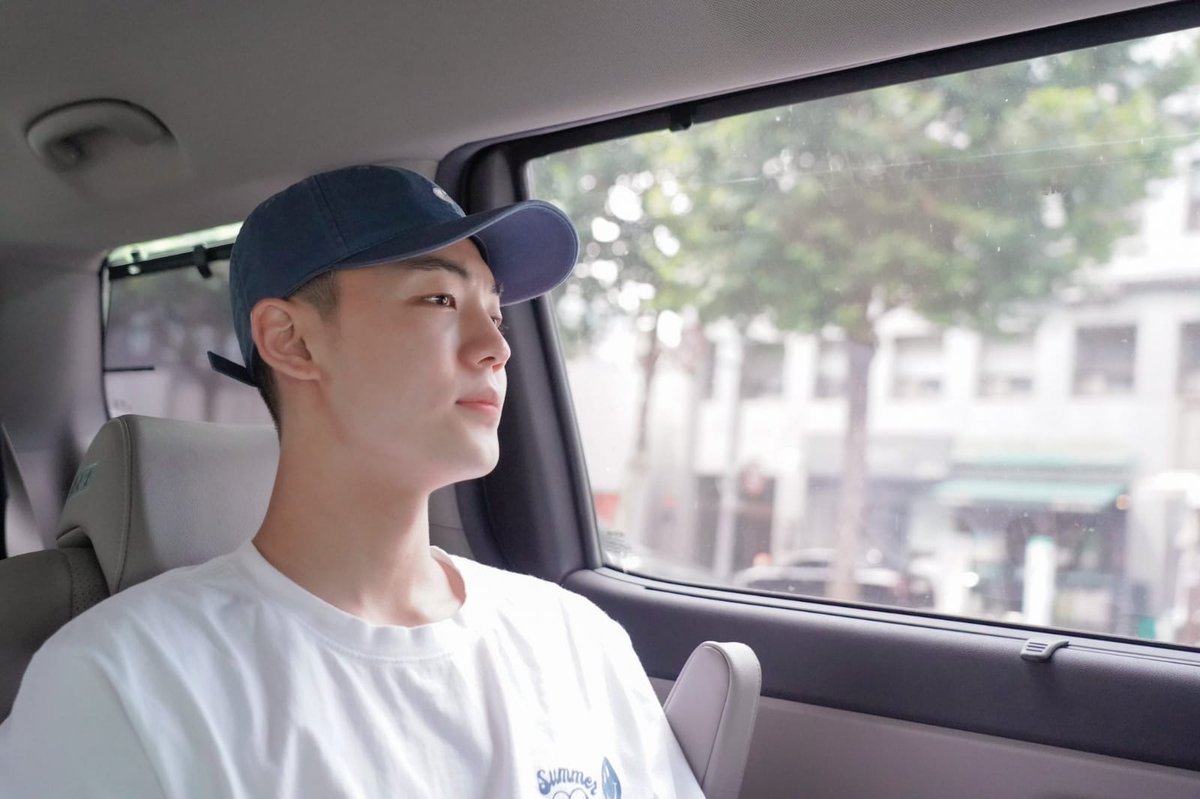 ace7mxco's tweet photo. [FANCAFE] 22.08.24

[#ACE_DIARY] 📚

#220816
En el auto despidiendo a Yuchan. 
💛 https://t.co/cd69h1xJTB

#에이스 #찬 #강유찬
#ACE #CHAN

Cr. official_ACE7 | Trad esp A.C.E México https://t.co/MIJzB7g8j0