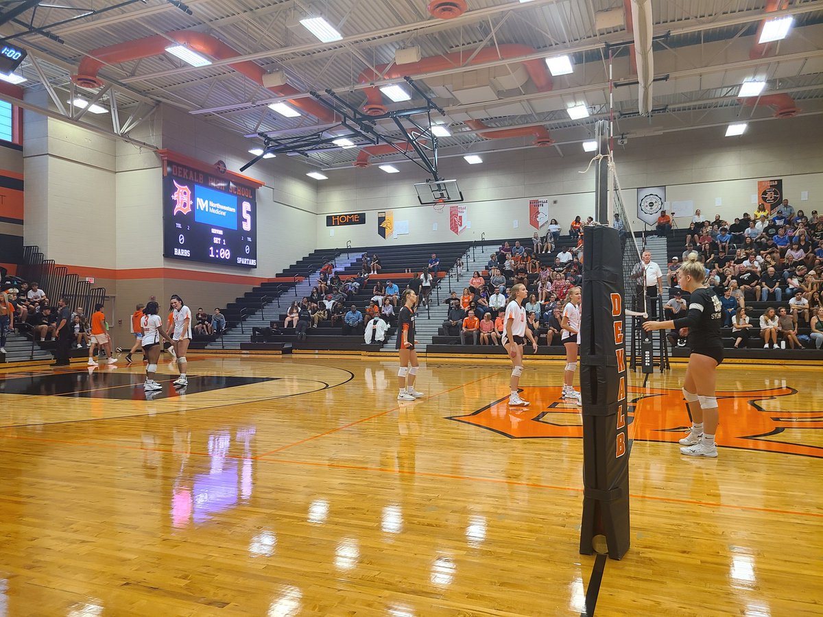 1barbathletics's tweet photo. We're underway at the Chuck Dayton Gymnasium for @DeKalbVBall vs Sycamore Spartans! Let's go Barbs! https://t.co/kef8SjKmi4