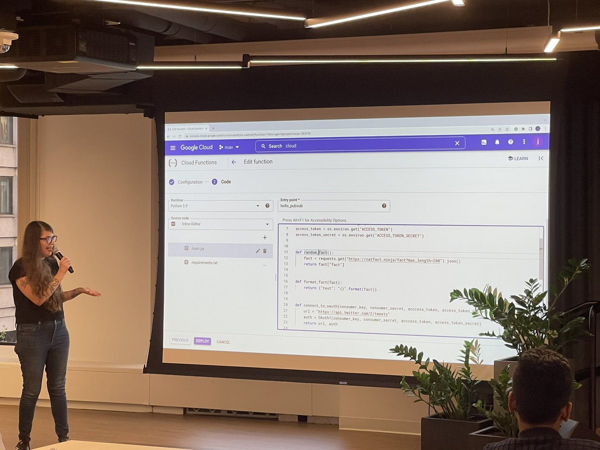Here’s @jessicagarsonis now showing us how she built a 🐱🐈Cat Bot 👇🏽 #BostonTwitterDev