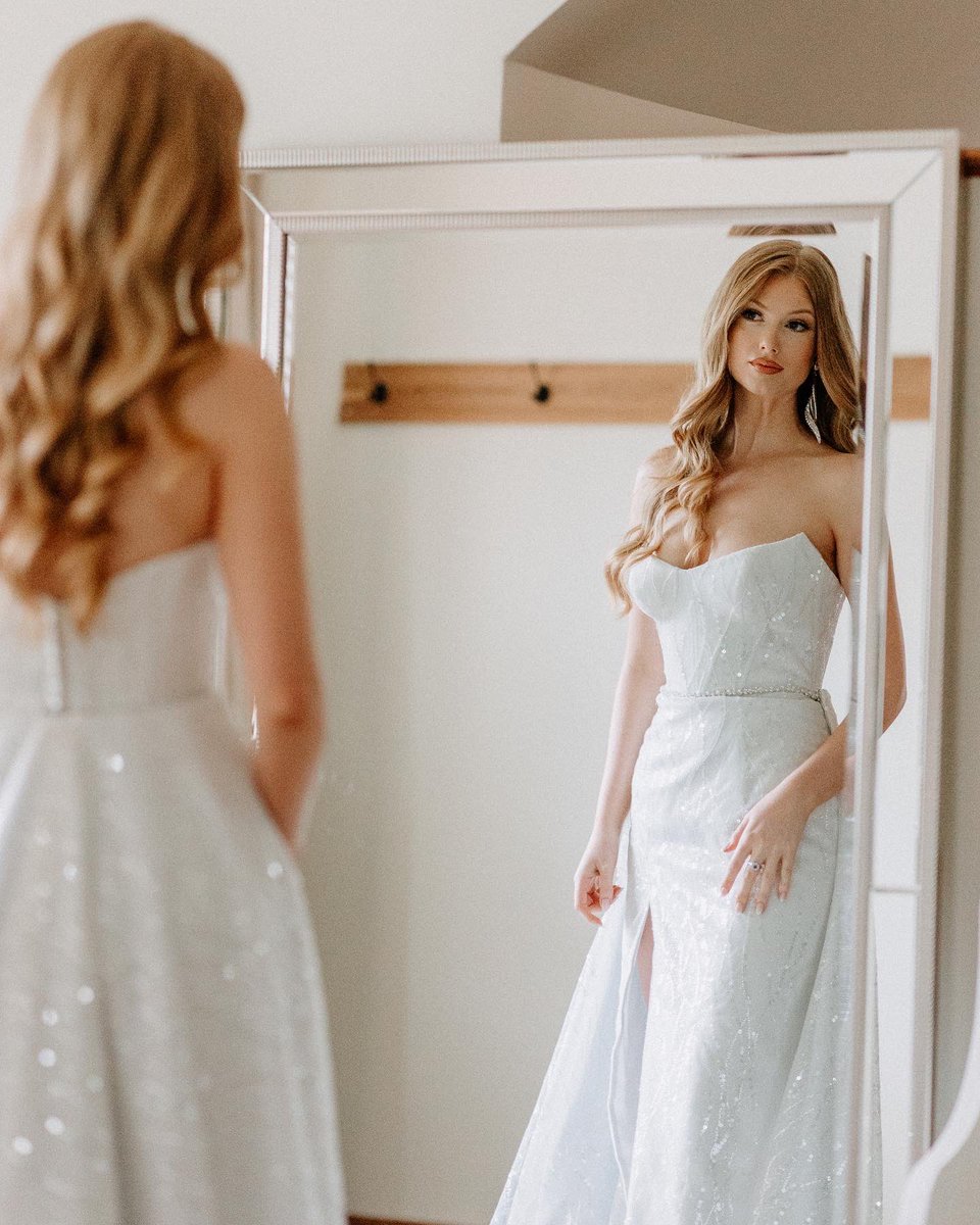 cassandraangst's tweet photo. 👗🪞✨ https://t.co/OMYVSGid58