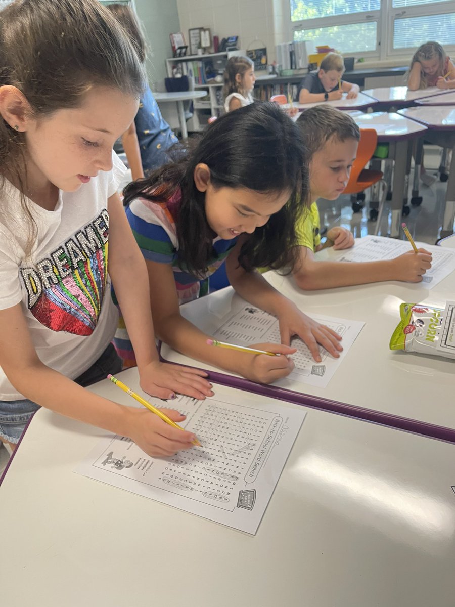 cherokee3A's tweet photo. First day of 3rd Grade! #LFmoments #cherokeeinspires https://t.co/yDvWZhUH15