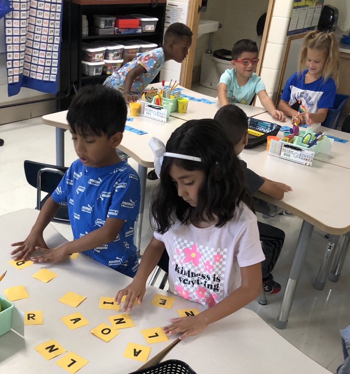 Mrs_MPeluso's tweet photo. Firsties are working together with their new classroom family. #asd4all #ardmoreschool4 #proud4ardmore https://t.co/ljr8ki3obr