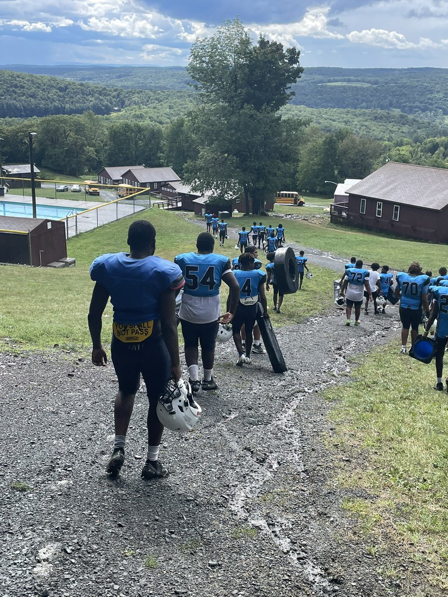 coachmarkchs's tweet photo. Camp Tioga football camp was a success for us. We grew, bonded, got better, became a family. #brotherhood #centraltuff @IbnHardin @tajhirroberts8  @Alihillman10_  @ctb_gleee @AbdulSylla27 @JahsynReid https://t.co/aijZ2nNDy0