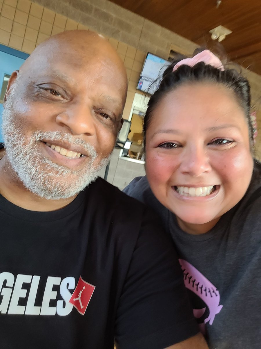 jenn1118_'s tweet photo. Meeting one of your childhood heros ❤️ Thanks Cecil #BigDaddy #wmwhitecaps https://t.co/UdGuZoNqf8