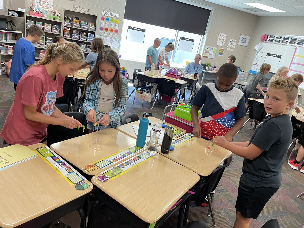 MsKoch5K's tweet photo. 5th graders hard at work to “Save Fred!” Fun STEM AND teamwork building activity! https://t.co/Oo1IKfjsFy