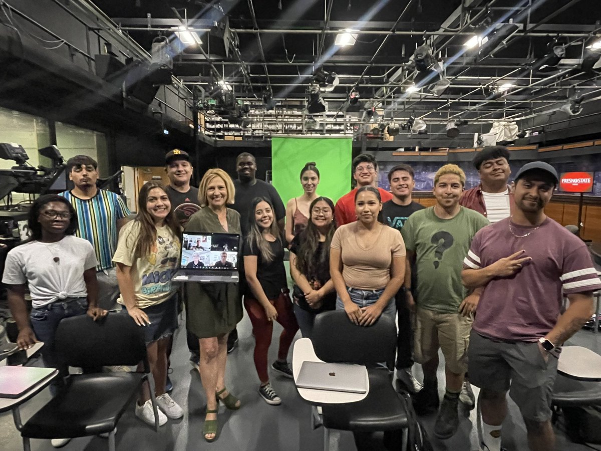 peacekim's tweet photo. Already learning by doing in #MCJ126 performance class and #MCJ128 #MCJ123 @FSFocusTV newscast class. @FSMCJDept https://t.co/8ZR1nKxaP6