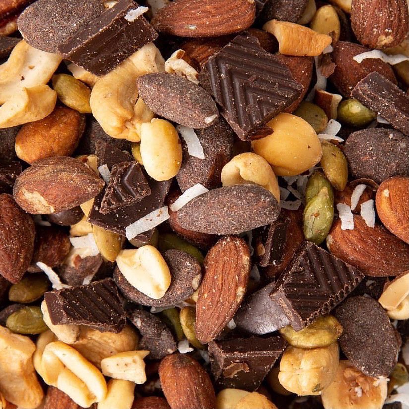 EdgeChocolate's tweet photo. Tomorrow’s snack break choice? Edge Chocolate Mini Bars keep your trail mix healthy and low-carb

#edgechocolate #ketochocolate #lowcarbsnacks https://t.co/lrizZb4kOy