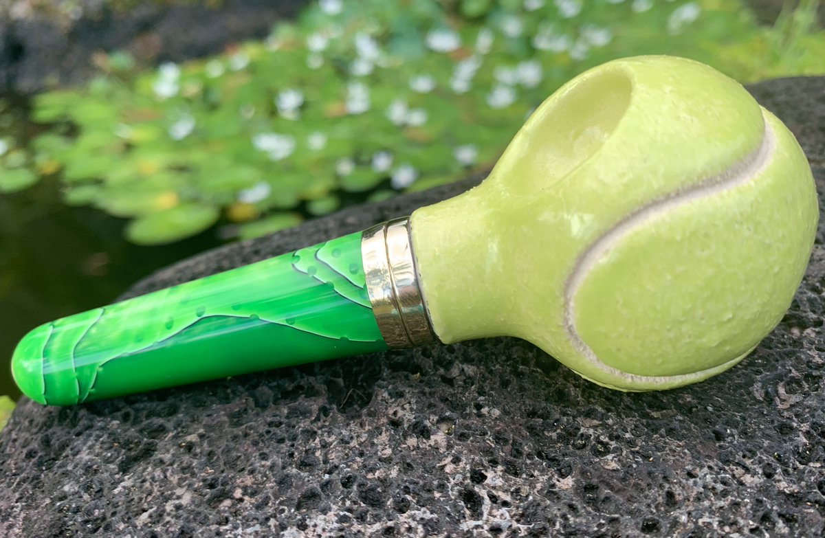 hipipefarm's tweet photo. Island farmers markets been keeping me out and about, and off da Web. 🕸 Finally taking a hot minute to drop some fun new pipes on the Site. https://t.co/HDiel6WltB Check em out! 👀🐋 🐝 🎾 🌋 🤙🔥

#hawaiipipefarm #bigislandmade #volcanopipe #koa #woodpipe #resinwood #artpipes https://t.co/MauJHD9DSU