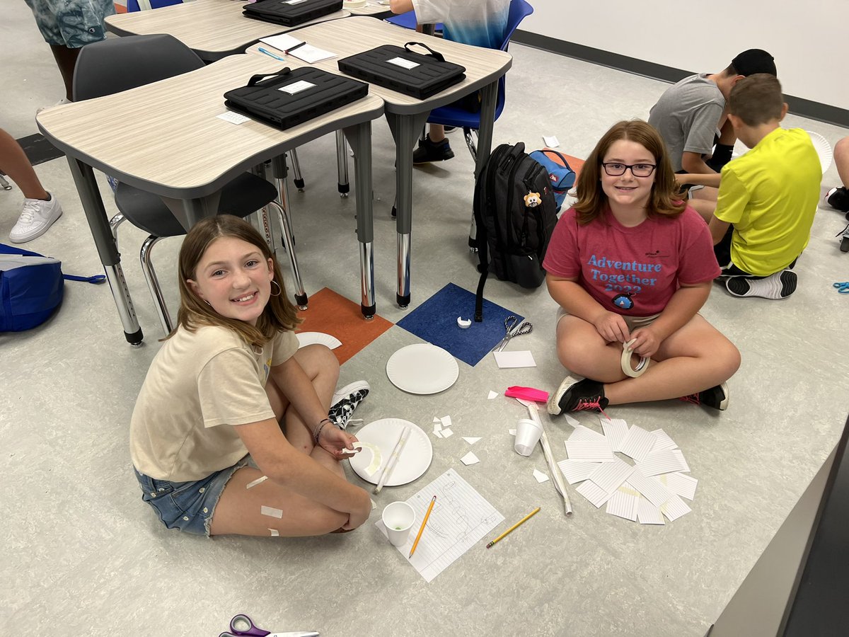 mshannahpech's tweet photo. Back to school STEM challenges bringing classmates closer together by working as a team 🙌🏼 #paperplatecoaster https://t.co/9PJlFOjn1I