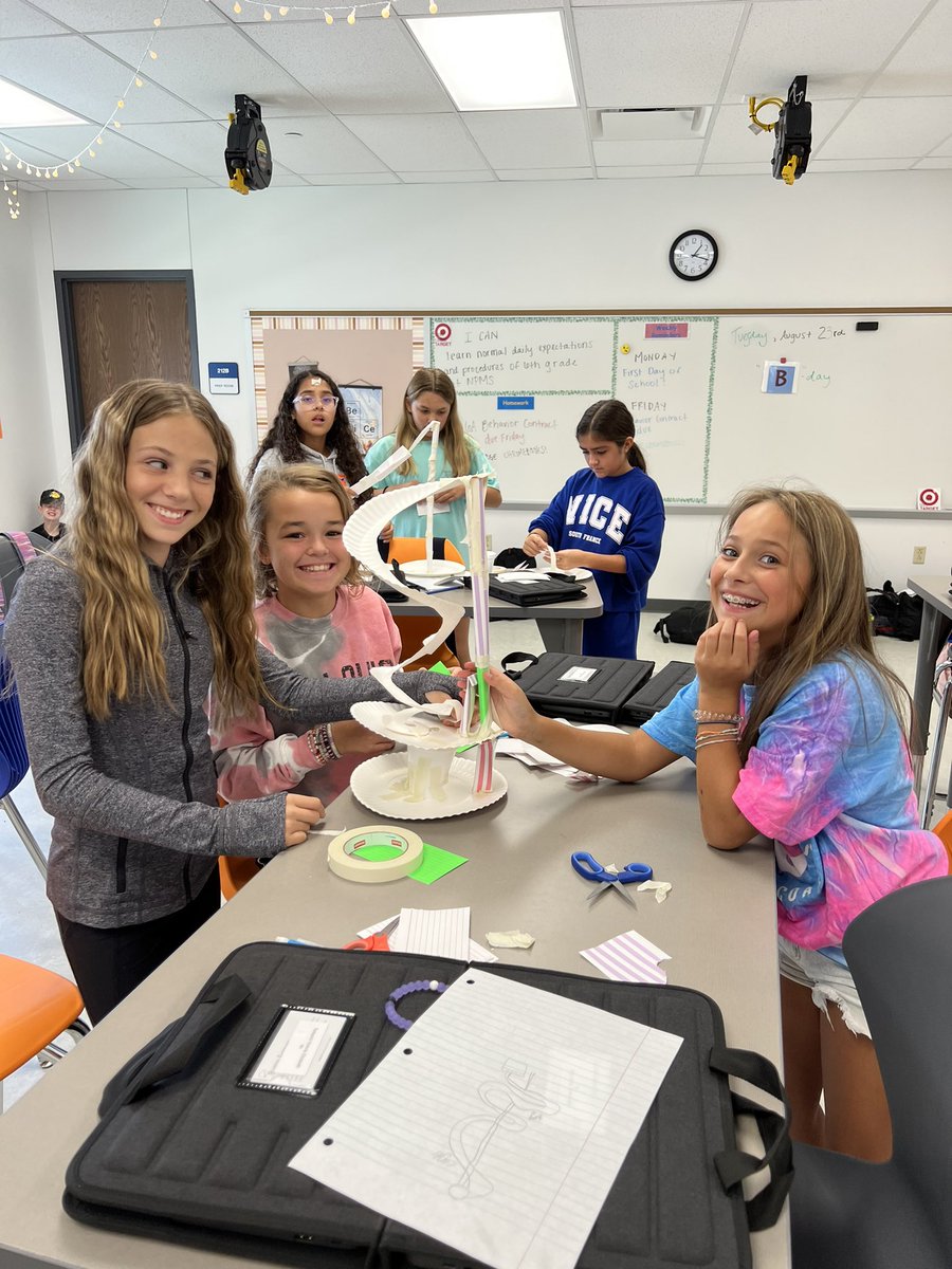 mshannahpech's tweet photo. Back to school STEM challenges bringing classmates closer together by working as a team 🙌🏼 #paperplatecoaster https://t.co/9PJlFOjn1I