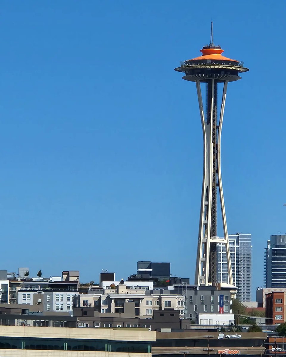 glass_have's tweet photo. In #Seattle take a cruise with #ArgosyCruises. Have lunch &amp; wine in fresh air!

An informative and entertaining guide points out photo ops! Be sure to get the #CityPass and see everything!
#visitseattle #exploreseattle #spaceneedle #seattlecitypass #travelphotographer #IFWTWA https://t.co/eqfP8wvdU1
