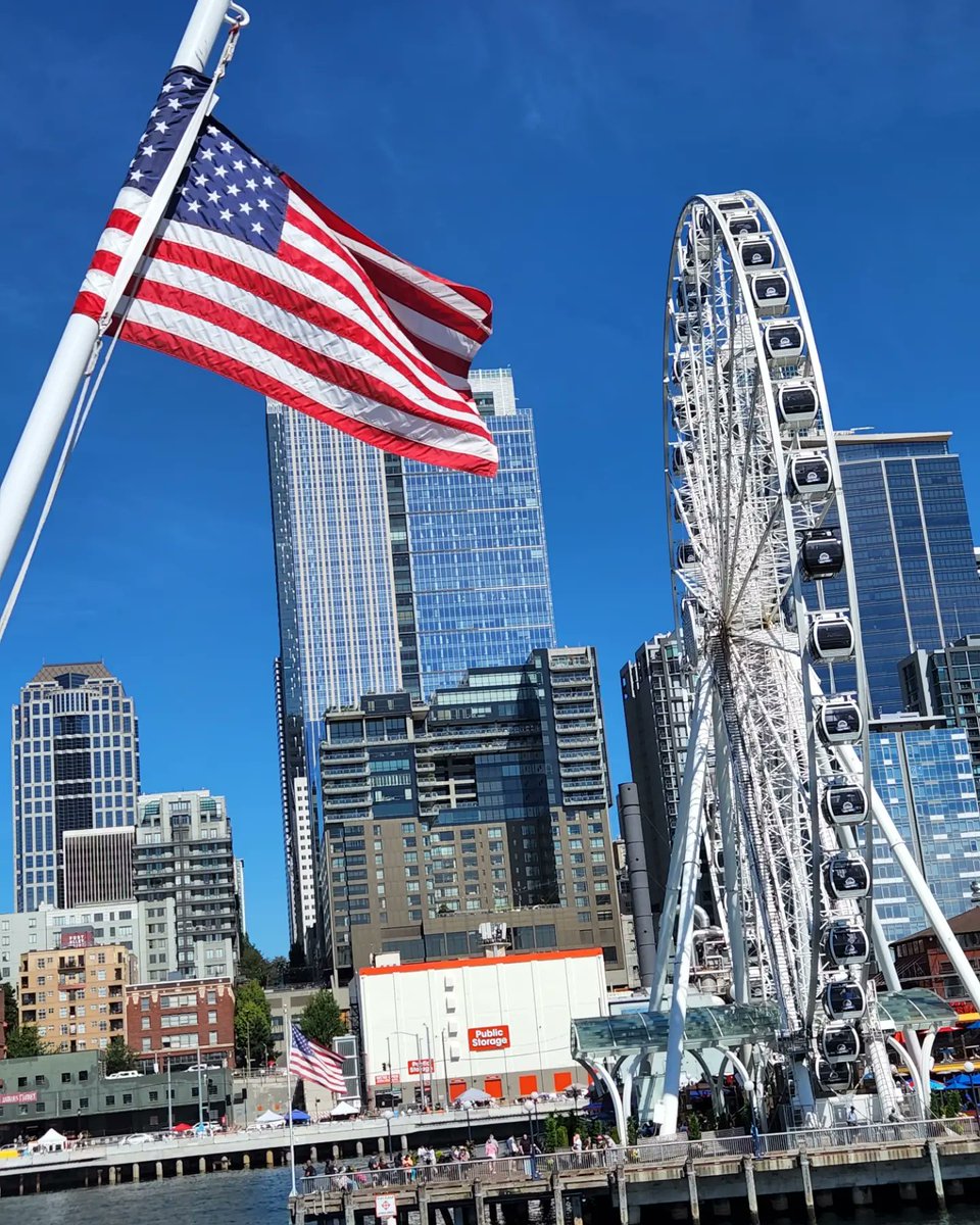 glass_have's tweet photo. In #Seattle take a cruise with #ArgosyCruises. Have lunch &amp; wine in fresh air!

An informative and entertaining guide points out photo ops! Be sure to get the #CityPass and see everything!
#visitseattle #exploreseattle #spaceneedle #seattlecitypass #travelphotographer #IFWTWA https://t.co/eqfP8wvdU1