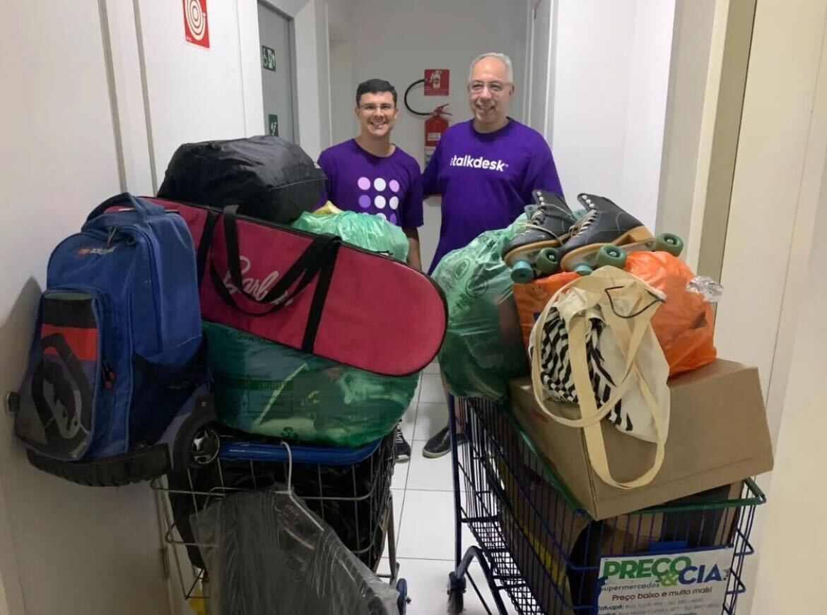 Talkdesk's tweet photo. Our Brazil Talkdeskers came together and donated two cars full of clothes, toys, books and more to a local NGO. The items were then sold to provide food for the people in São Paulo. #lifeattalkdesk #talkdeskgivesback https://t.co/jEonJUHUHd