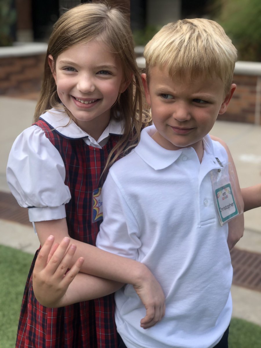 mpowell_gses's tweet photo. Quick hugs happening all around today! #gsesfirstday https://t.co/BYF6DjVls6