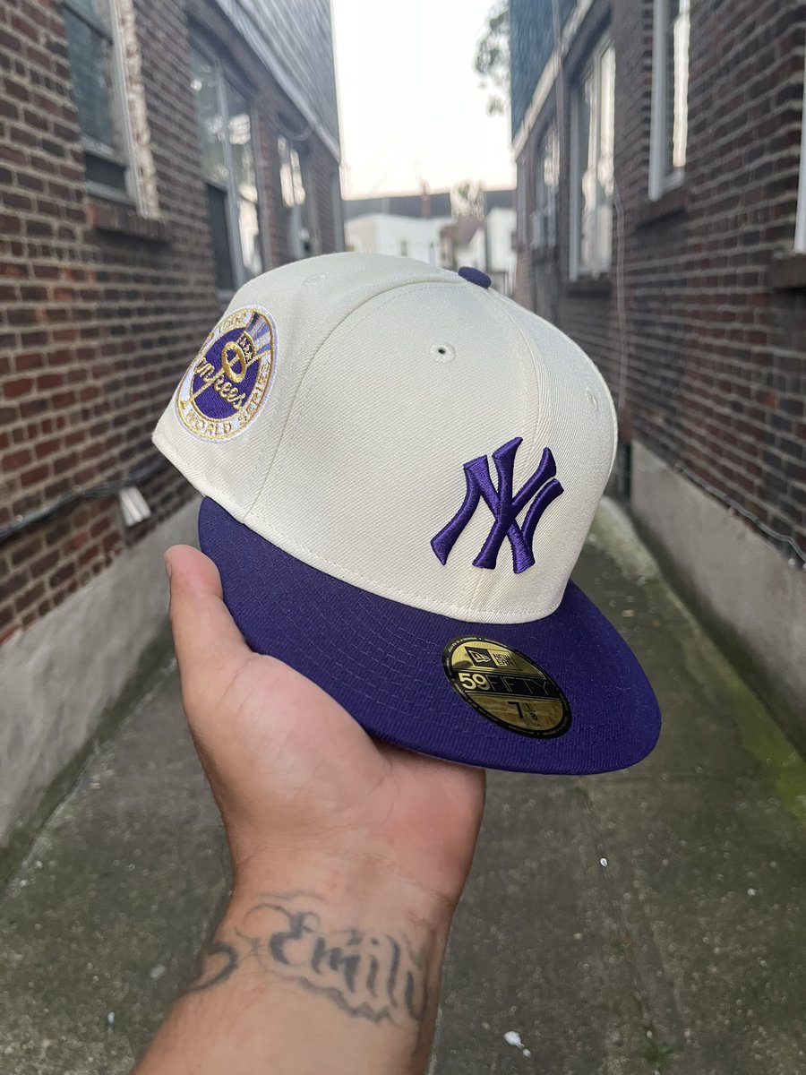 romefitteds59's tweet photo. This crown is the “Frankie Yankee” FNF by @HatClub it’s an absolute gem, colors compliment each other so well ✨ https://t.co/V2bz7GHZYt