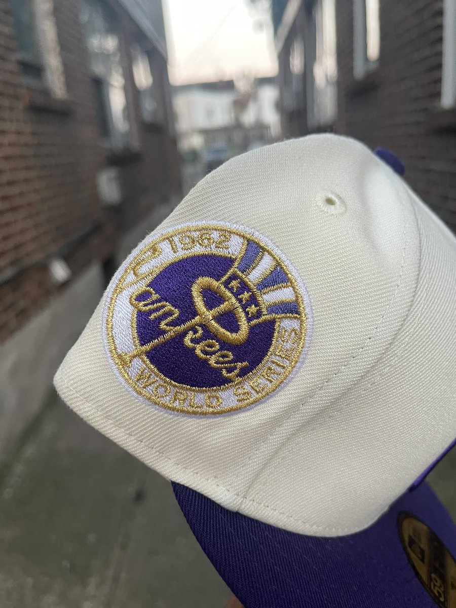 romefitteds59's tweet photo. This crown is the “Frankie Yankee” FNF by @HatClub it’s an absolute gem, colors compliment each other so well ✨ https://t.co/V2bz7GHZYt