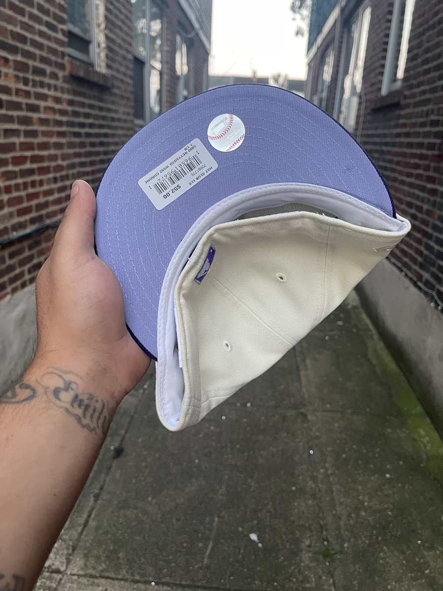 romefitteds59's tweet photo. This crown is the “Frankie Yankee” FNF by @HatClub it’s an absolute gem, colors compliment each other so well ✨ https://t.co/V2bz7GHZYt