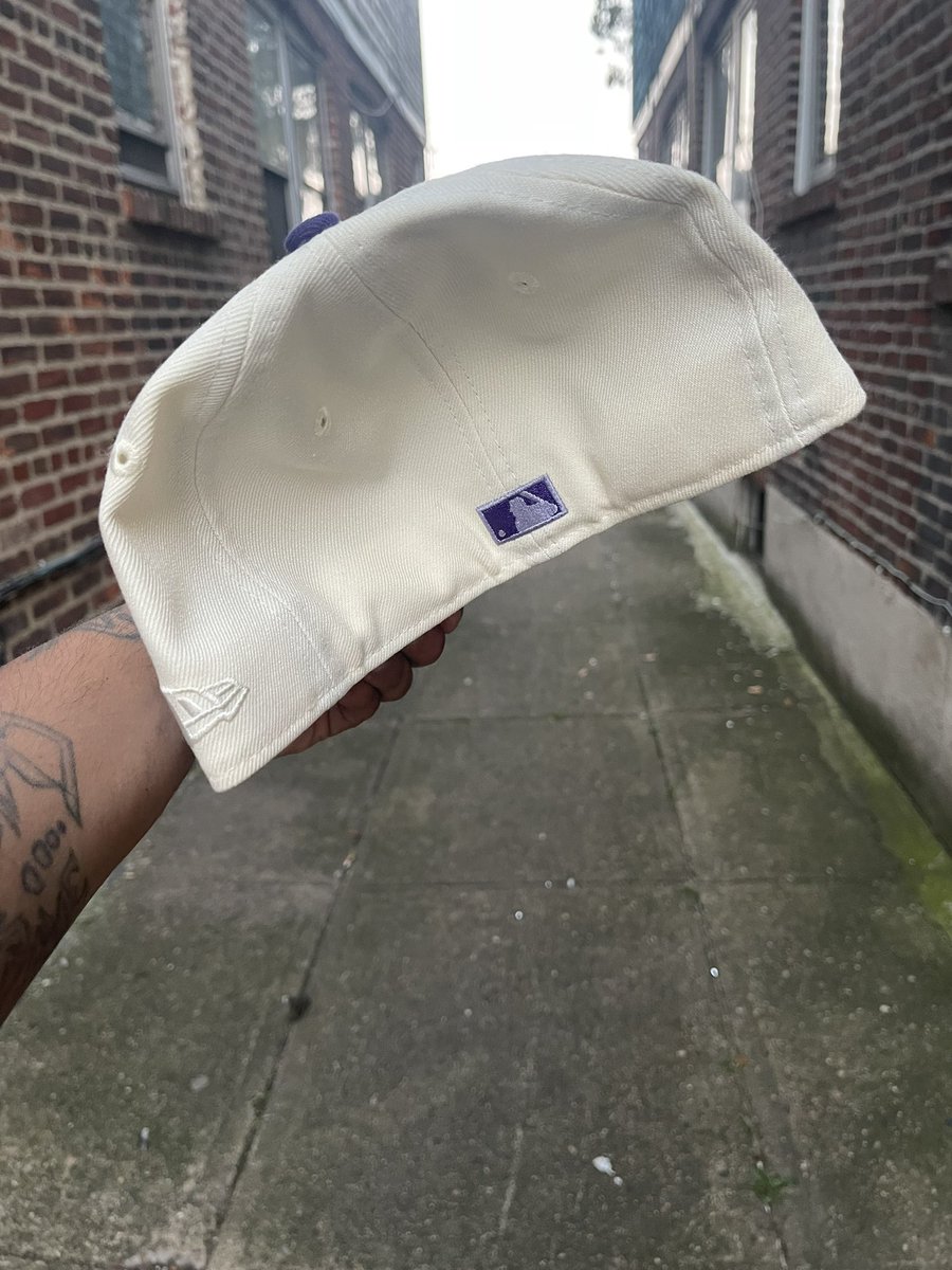 romefitteds59's tweet photo. This crown is the “Frankie Yankee” FNF by @HatClub it’s an absolute gem, colors compliment each other so well ✨ https://t.co/V2bz7GHZYt