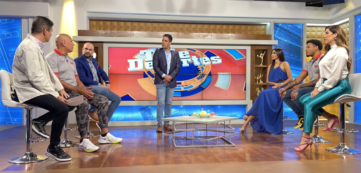 Teledeportes_10's tweet photo. 🐊@cocodrilosbbc ya está en #TeledeportesTeleven 

Luis Betancourt y Diego Vásquez nos acompañan HOY🏀: 

✔️ Participa por DOS entradas para disfrutar de Cocodrilos - Guaiqueríes. Seleccionaremos CUATRO ganadores. https://t.co/ik3x0AGuAk