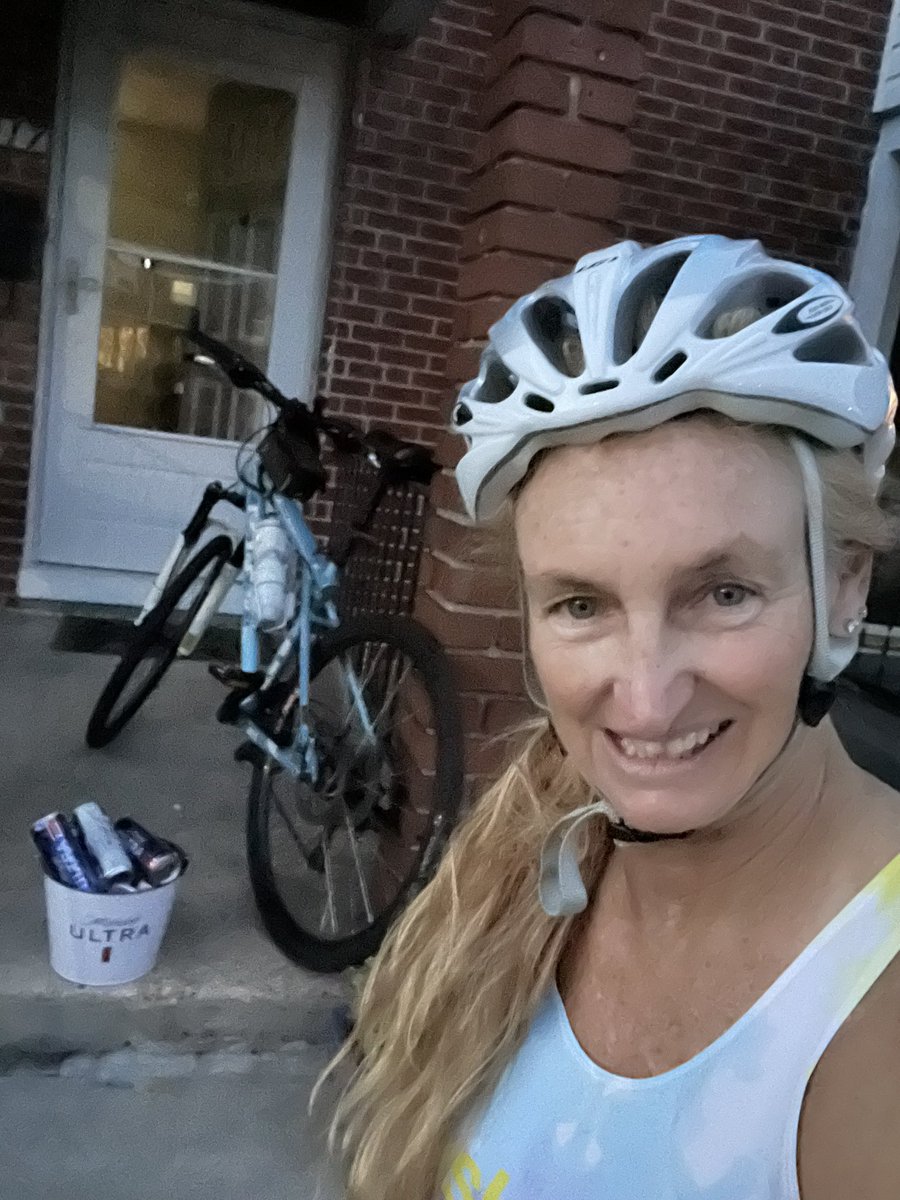 LauraAThurston's tweet photo. Cross training Wednesday!! 21+ miles cycling, run with Tens, and double walks! Working on that 50% goal for @MichelobULTRA! Mentoring my way for athletics too!  #teamultra #runforultra #ultraambasssador #liveultra #JoyWins #strongwomen   #RunforULTRA #ULTRAMarathonGiveaway https://t.co/A8oBtoAUYS