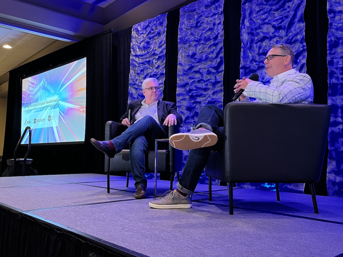 ArasJapan's tweet photo. Microsoft の Richard Doak と Aras の Marc Lind が #CARMBS のセッションで、成功した #digitaltransformation の推進に焦点を当て、#自動車メーカー の課題、 #SaaS への移行、デジタルスレッドとデジタル ツインの活用によるデータサイロの解消など、課題克服の進め方について話し合いました。 https://t.co/sNQEXXRHV2