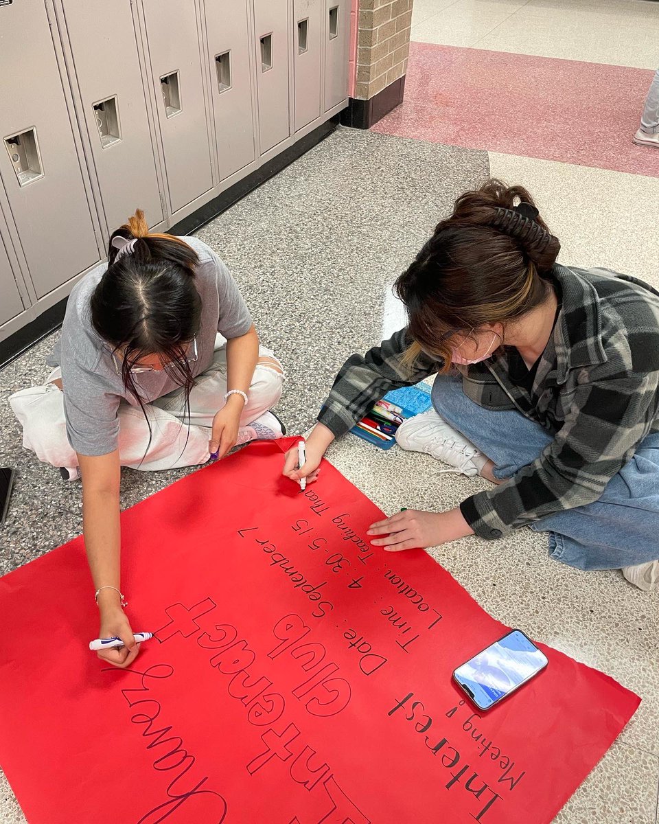 LobosInteract's tweet photo. Our very first poster making today for the interest meeting on September 7th! 💙

#interact #chavez #lobos https://t.co/NuJfZ2kjGm