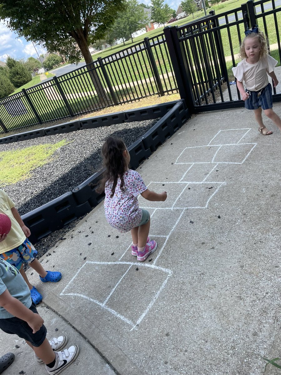 👣 Skipping through the week! 👣