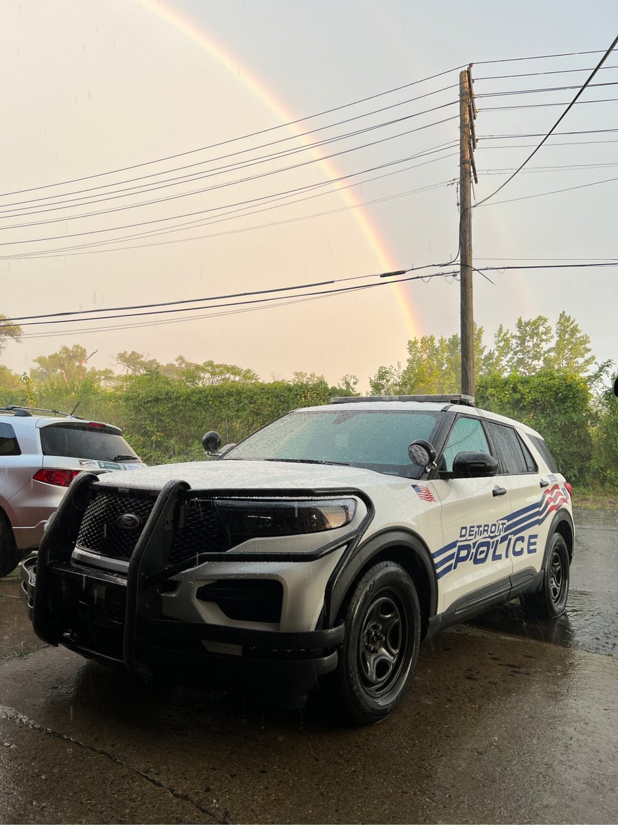 DetroitBus's tweet image. We were robbed. Story soon. For now we’re talking to the police and making a report. And hey look, rainbow.