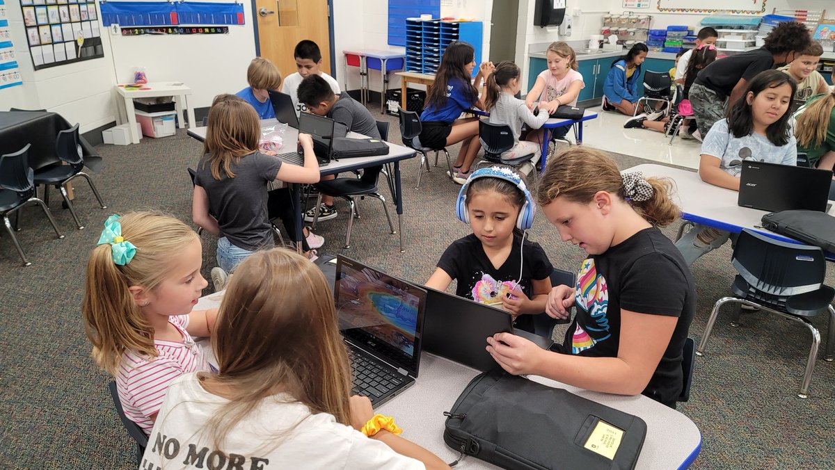 We loved the 5th grade showing their leadership skills by teaching us how to use our Chromebooks!
<a href="/D59Byrd/">Admiral Byrd Elementary</a> #TogetherWeCan