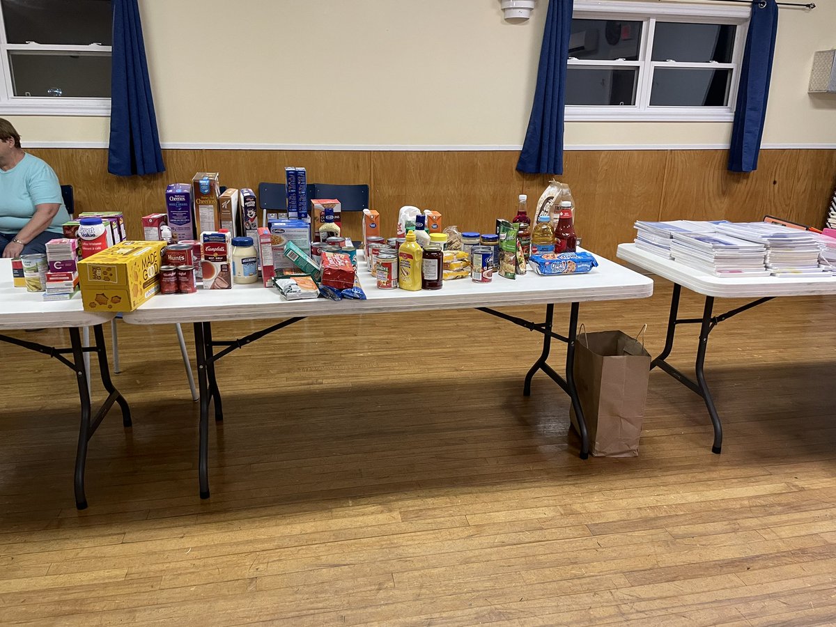 kiwaniskelligr1's tweet photo. Thank you to everyone who supported our school supply and food drive, it was greatly appreciated! 
#community #helpinghand #givingback https://t.co/keeeXpy3q8