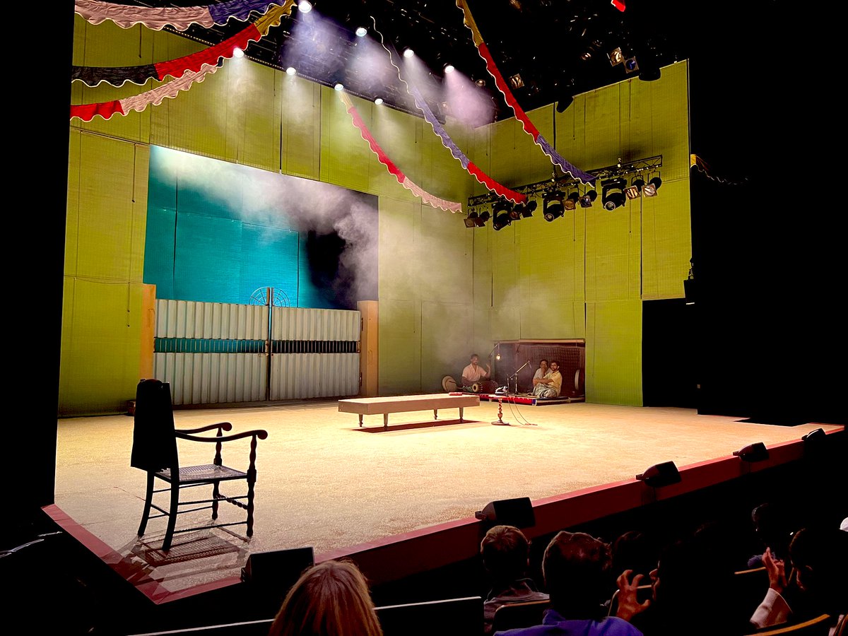 SeanNoone1987's tweet photo. Just back from @BirminghamRep from watching #CountingAndCracking with RSLI Harjit Jagdev who interpreted Tamil, Sinhalese & English into British Sign Language amazingly!
⭐️⭐️⭐️⭐️⭐️ - Outstanding performance!
#Accessible #RegisteredSignLanguageInterpreter @BelvoirSt @IoCN_1 https://t.co/nuP4c72Rwr