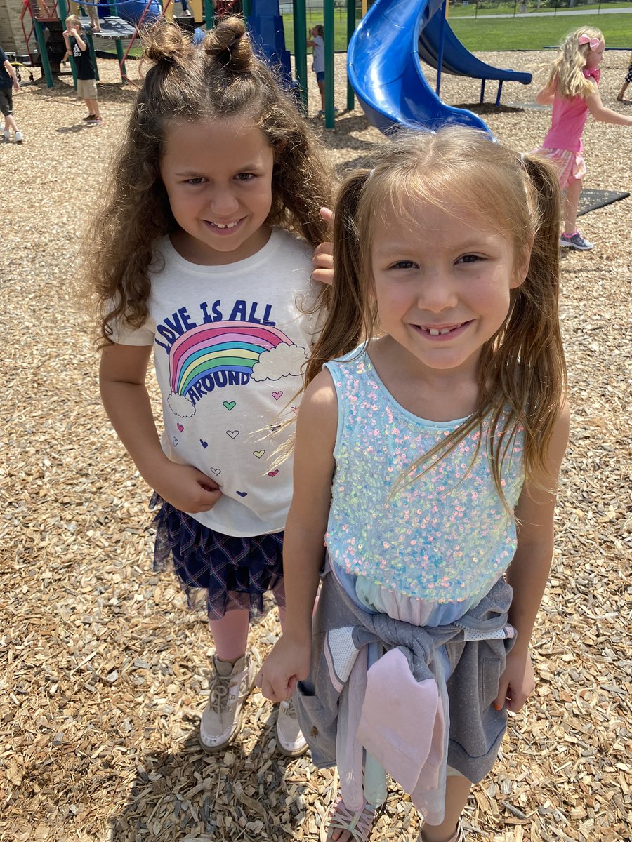 MrsWeldy's tweet photo. Recess fun! #bhes https://t.co/sm30jC2FFW