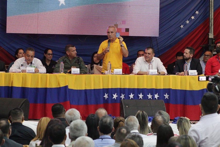 freddybernal_ve's tweet photo. Esta Mesa Nacional de Producción forma parte del Plan Estratégico para el fortalecimiento de la Economía Productiva y del sector Industrial que viene impulsando el Pdte. @NicolasMaduro, con el objetivo de continuar avanzando en el bienestar de nuestro pueblo. 2/2 https://t.co/KqFJSPE2eE