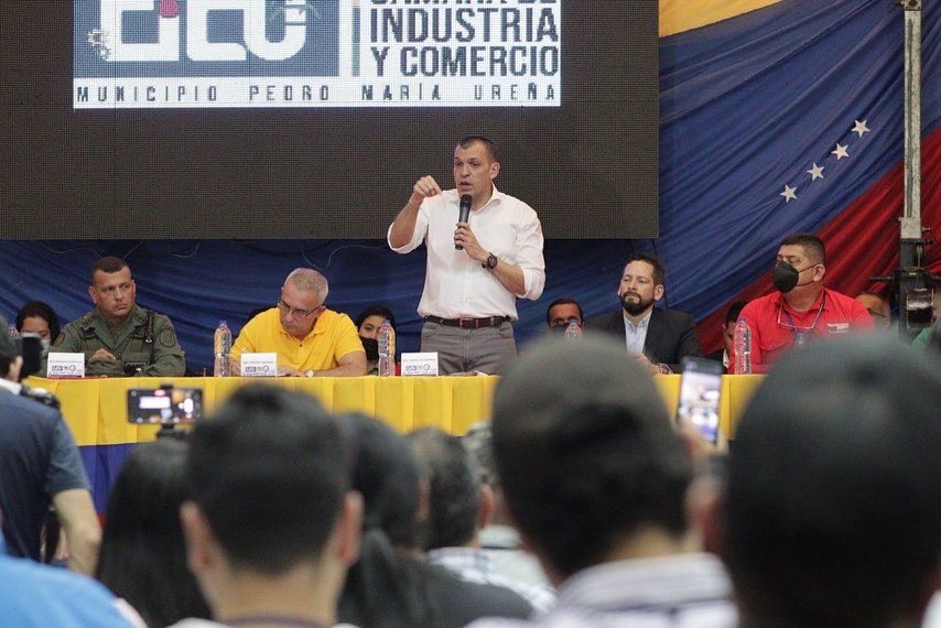 freddybernal_ve's tweet photo. Esta Mesa Nacional de Producción forma parte del Plan Estratégico para el fortalecimiento de la Economía Productiva y del sector Industrial que viene impulsando el Pdte. @NicolasMaduro, con el objetivo de continuar avanzando en el bienestar de nuestro pueblo. 2/2 https://t.co/KqFJSPE2eE