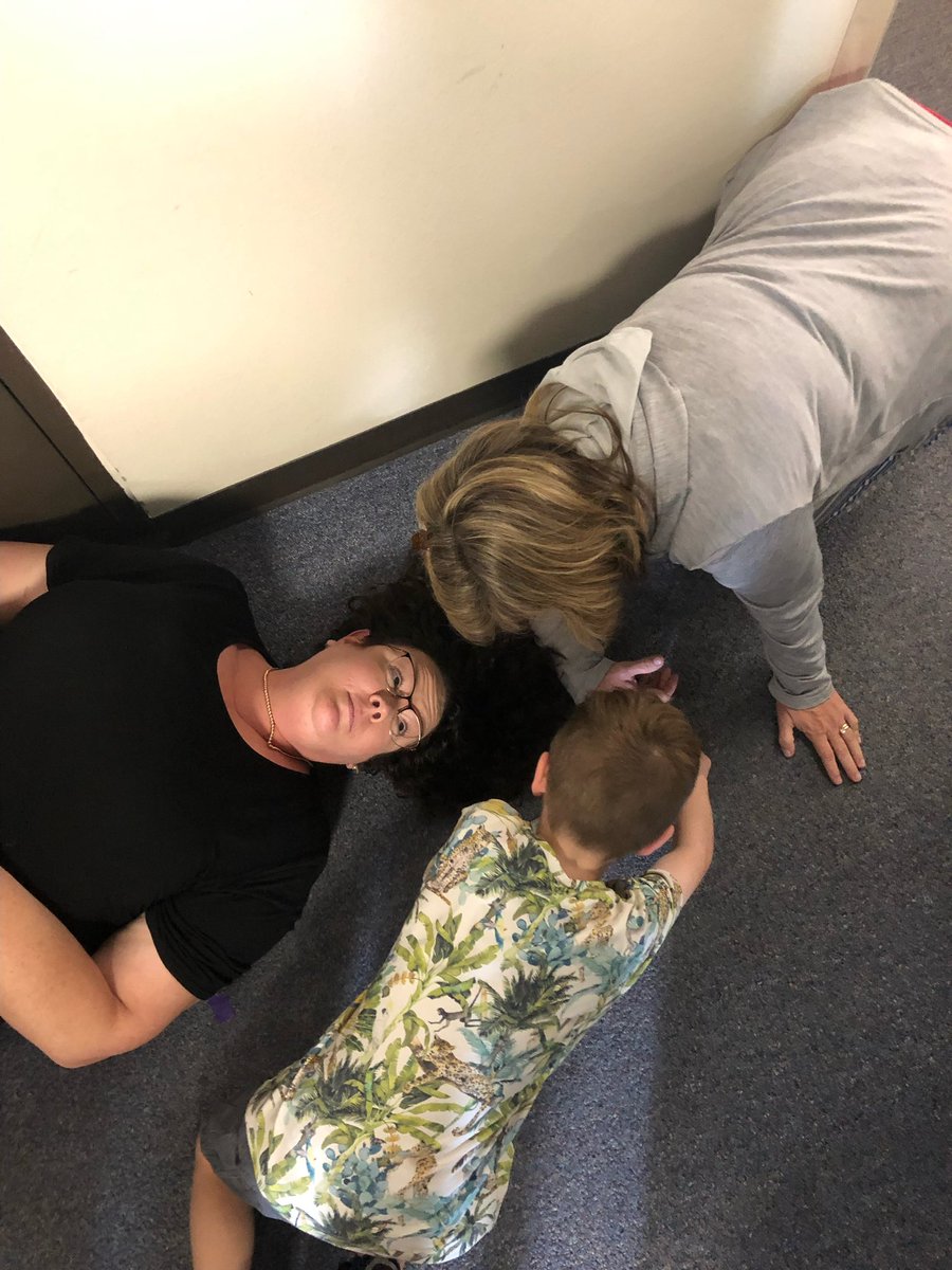 VVEcardinals's tweet photo. A first grader had a great question today, “So, Mrs.Smoland, how tall are you?  Are you 10 feet?”

This obviously led to a need for a ruler, and an important math problem with some hands-on learning.  

Always fun times at Valley View!

#belongvve https://t.co/97BMicnuYM