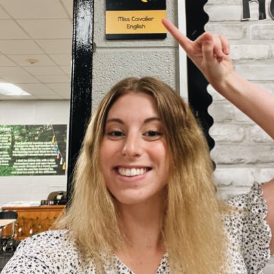 MissCavalier's tweet photo. #NewProfilePic, New Year, New Teacher… Alllll the New!! Absolutely thrilled to begin my first year of teaching! 💛🖤 https://t.co/uq5rpQrS3k