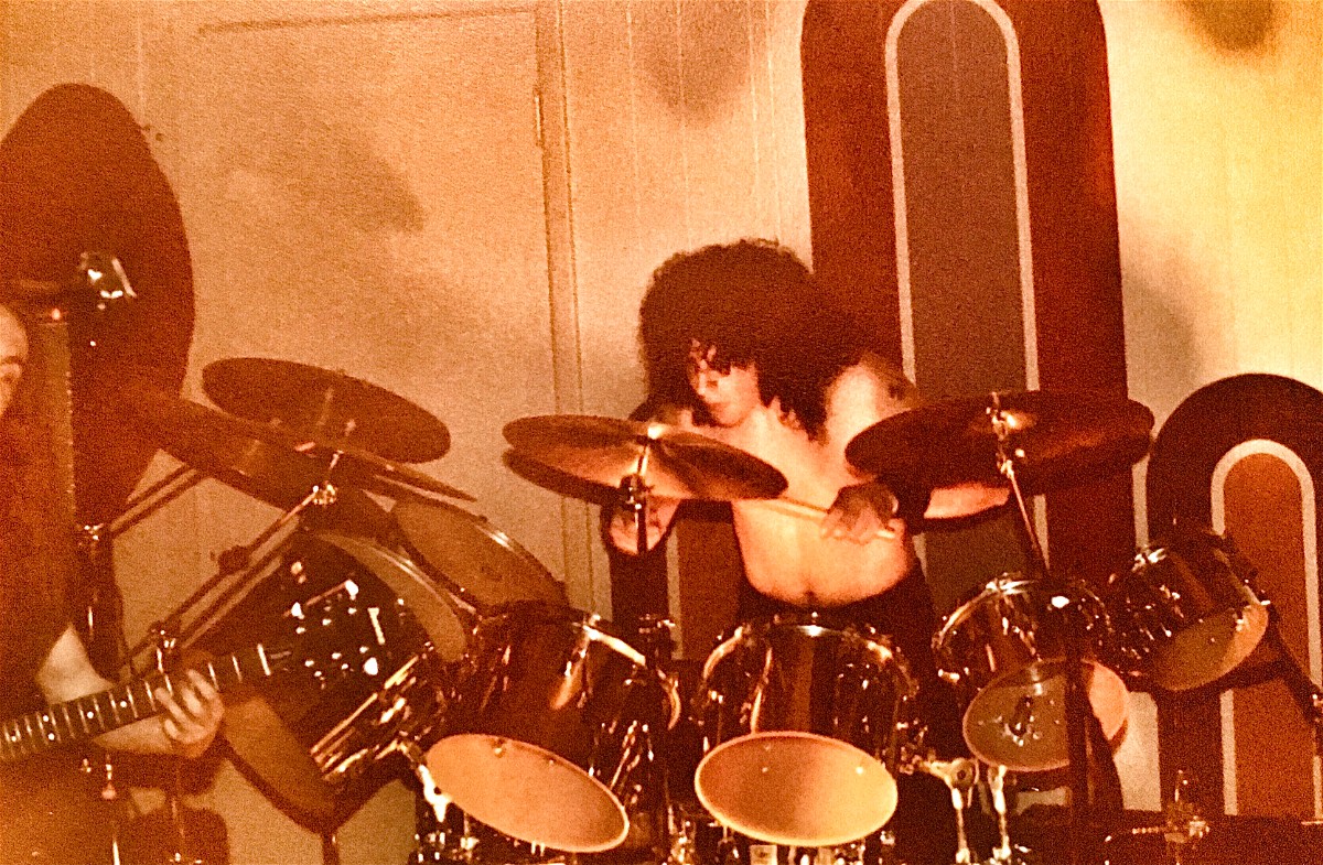 How I Quit Smoking (and what my first “real” drum kit had to do with the decision…) From a recent edition of the Bobby Rock Newsletter. Sign up for free in the upper right-hand corner of any page on the site. Catch the article here: 

bobbyrock.com/pages/the-bobb…