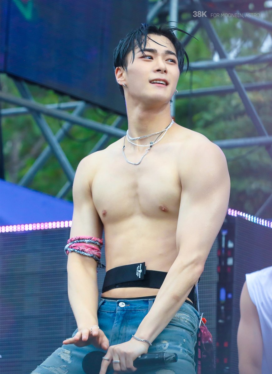 38K_BIN's tweet photo. 220730 워터밤

여름이었다....

#문빈 #Moonbin #ASTRO #아스트로 https://t.co/cB5daRVq5s