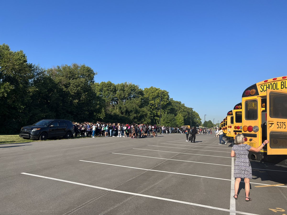 LHCseanwatson's tweet photo. Thankful for our bus evacuation drill this morning at LHC. We know these drills are critical for being prepared in case of an emergency. Thank you @mallenbus! #wearewayne @LHCWilson @Damon6961 @jmpetrisin @MarcusBanks6378 https://t.co/g31IiVwpbT