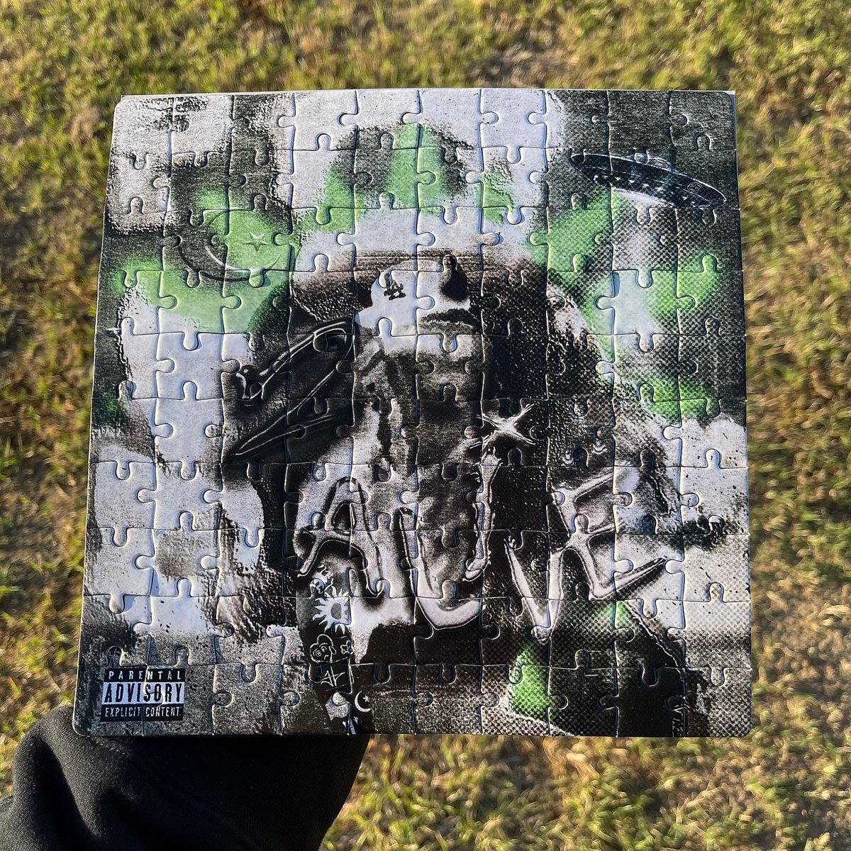 zcalishop's tweet photo. @yeat1_ Yeat look at this custom puzzle I made of the 2 Alivë cover 🚜🛸 https://t.co/KmXwyvSMRR